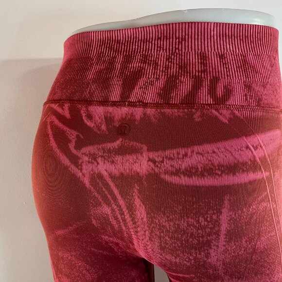 Lululemon Women's Stone Wash Chianti Ebb to Street Tight - Size 2 - Picture 4 of 5